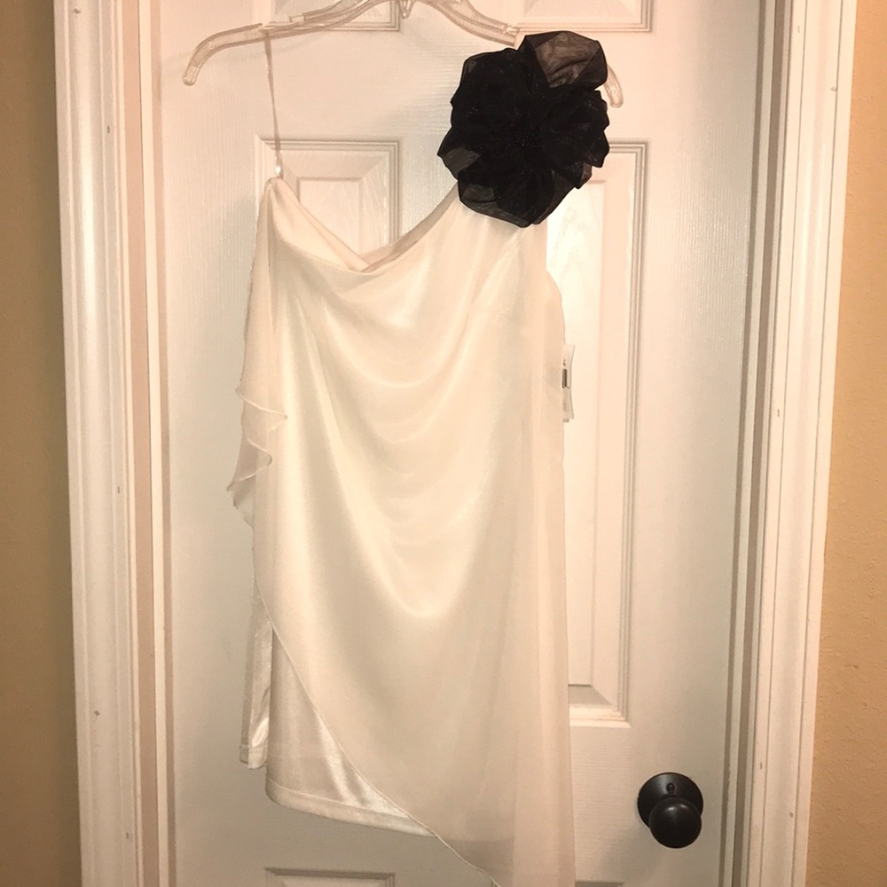 One shoulder asymmetrical off white dress